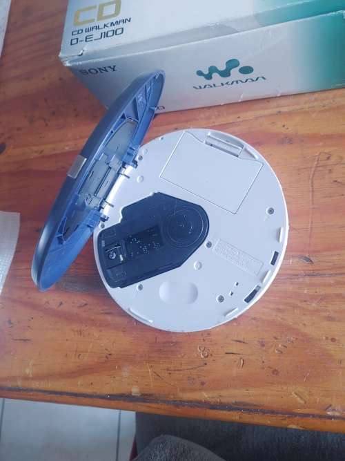 Sony CD Walkman D-EJ100
