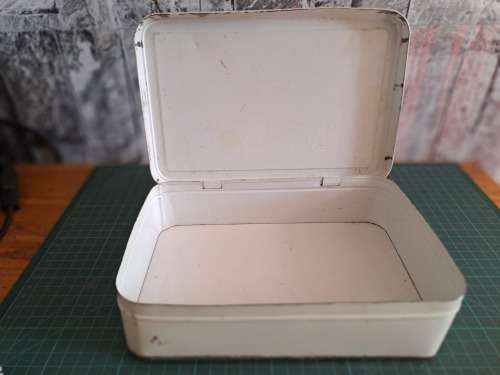 Vintage Johnson & Johnson tin first aid kit Advertising