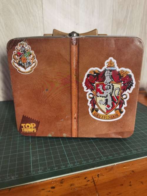 Harry Potter Gryffindor tin case
