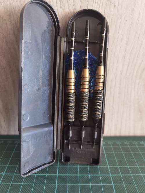 Darts level 3 black and Brass Unicorn