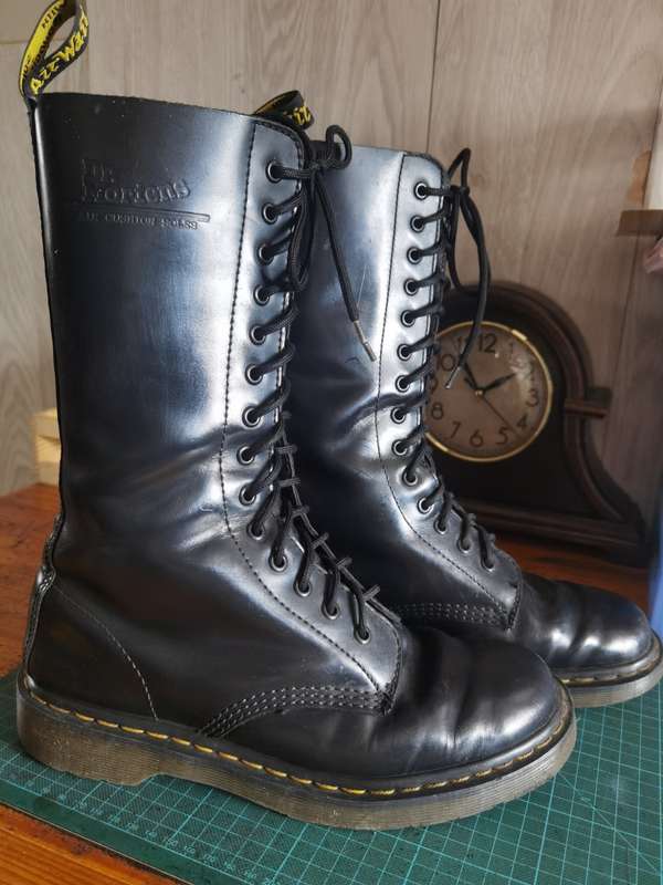 Boots Doc Martens 1914 origional 14 hole lace ups smooth lether was sold for 800.00 on 31 Mar at 14 46 by Inktoskin in Johannesburg ID 611323209