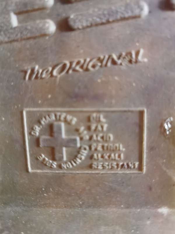 Doc Martens 1914 origional 14 hole lace ups smooth lether