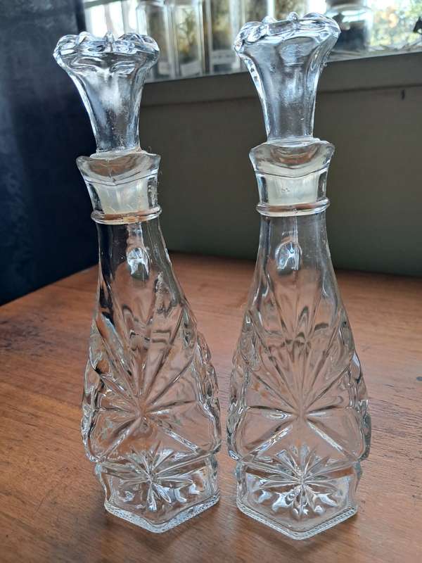 Vintage Glass Oil & Vinegar Cruet Set