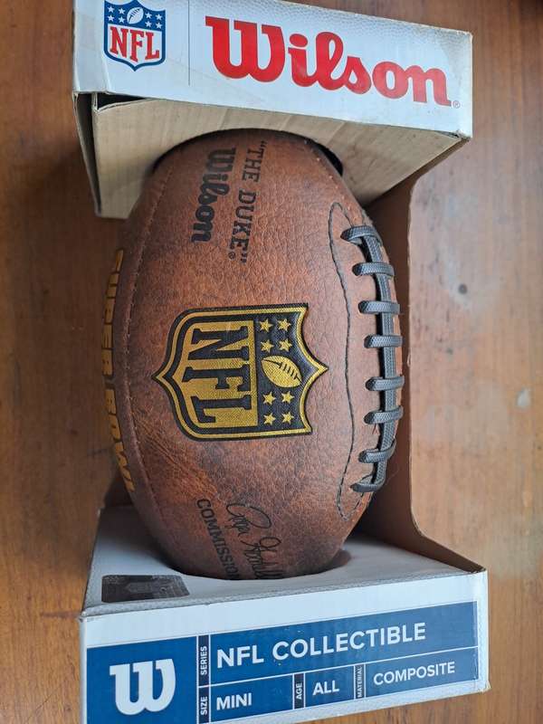Wilson New England Patriots Super Bowl 5x Champions Mini Football