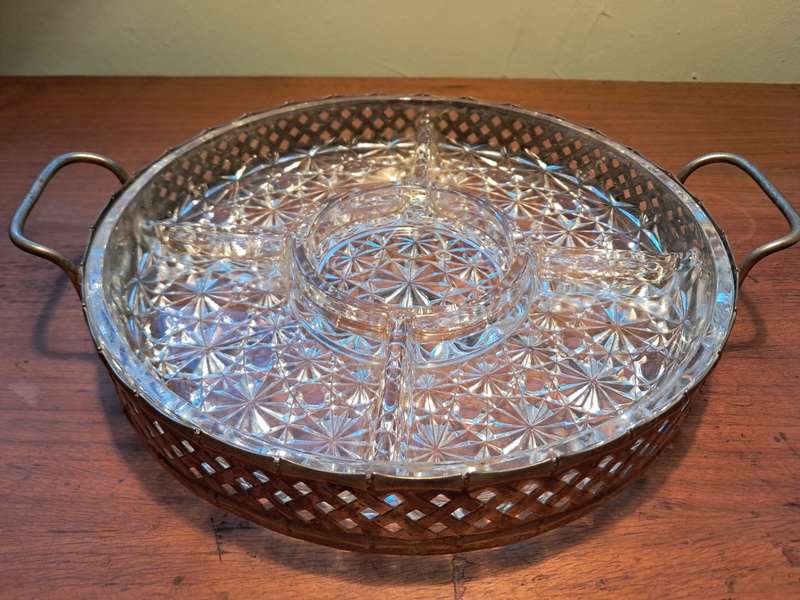 Vintage 1950's glass serving tray for posably dip and snacks has holder with handles