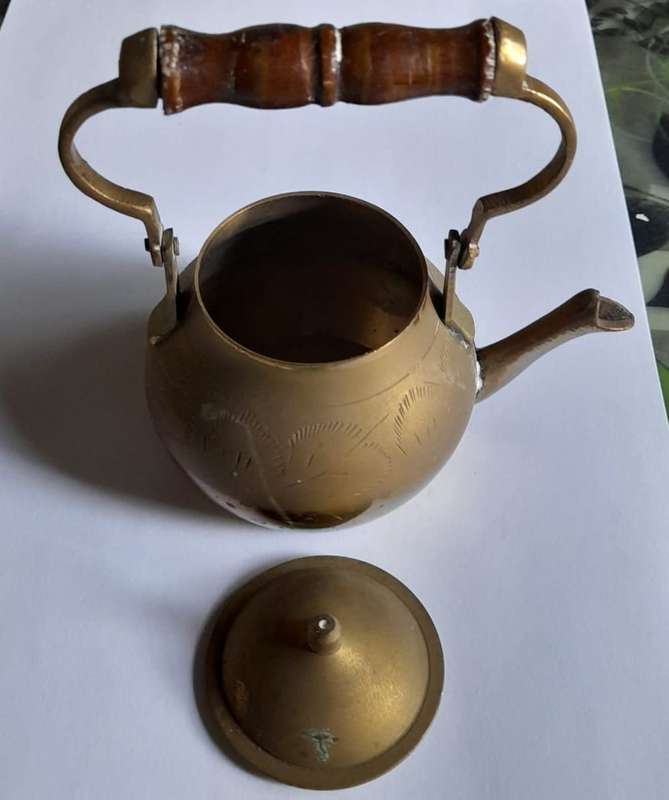 solid brass teapot with wooden handle 8cm high to top of lid