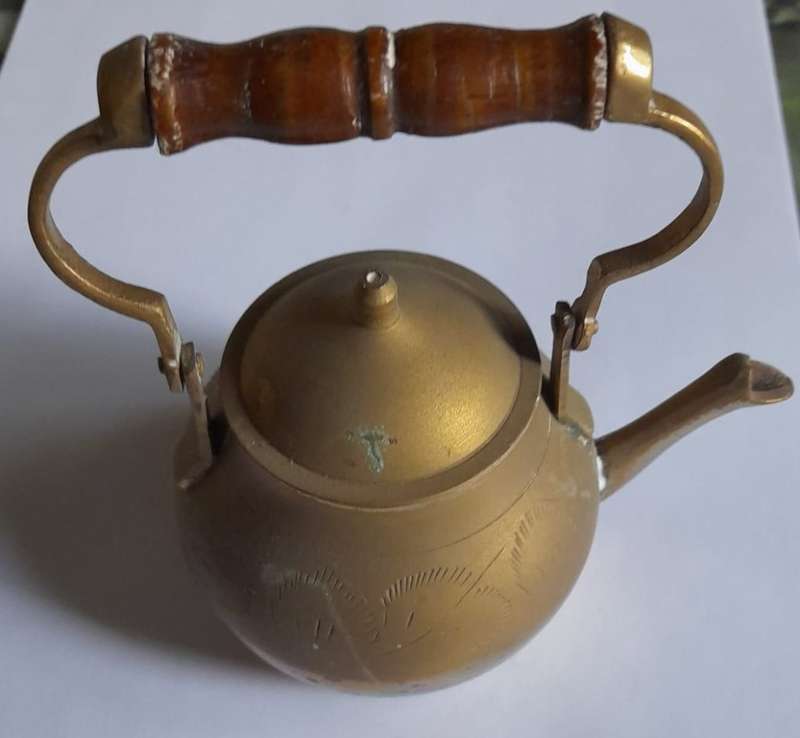 solid brass teapot with wooden handle 8cm high to top of lid