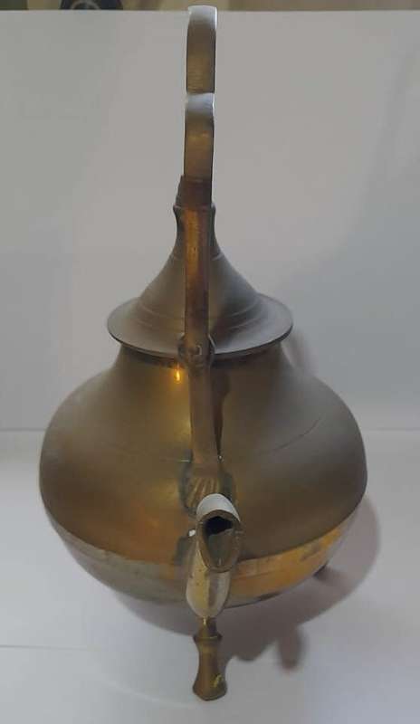 vintage brass teapot 18 cm to top of lid