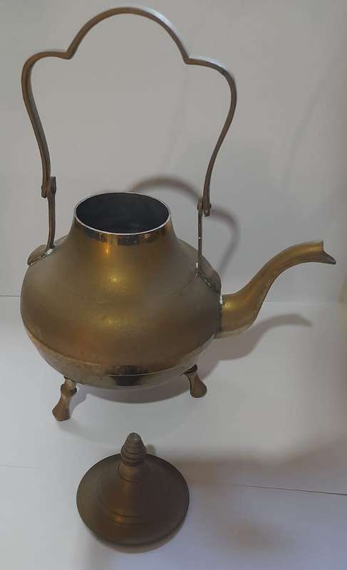 vintage brass teapot 18 cm to top of lid