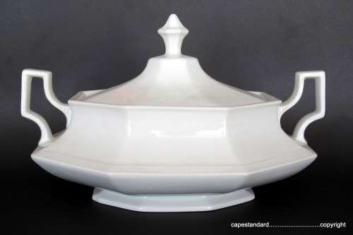 JOHNSON BROTHERS HERITAGE WHITE IRONSTONE ENGLISH PORCELAIN RETRO VEGETABLE SERVING DISH