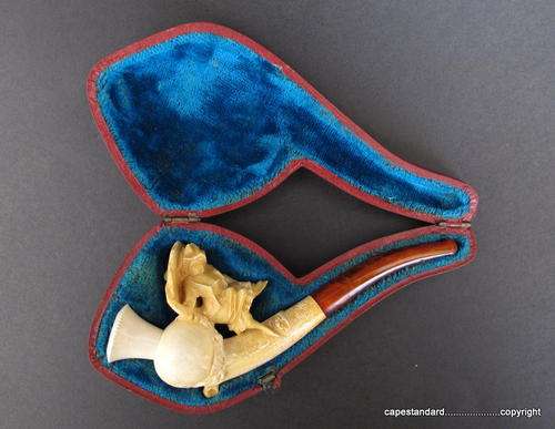 VINTAGE CARVED MEERSCHAUM CHEROOT HOLDER IN ORGINAL CASE