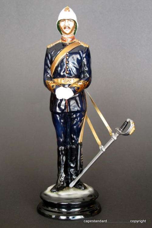 MICHAEL SUTTY VINTAGE MILITARY COLLECTABLE PORCELAIN FIGURINE