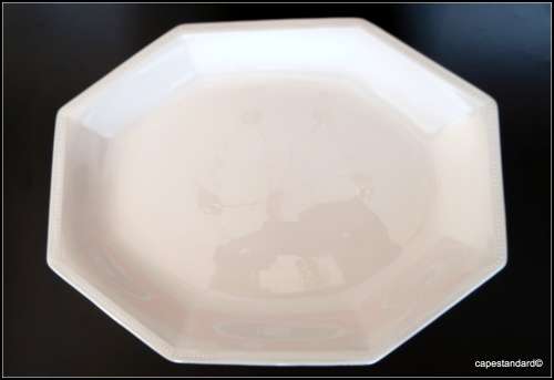 JOHNSON BROTHERS HERITAGE, SET OF 8 STEAK PLATES, WHITE IRONSTONE OCTAGONAL