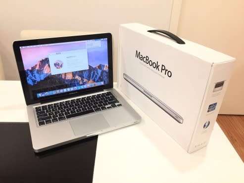 **MacBook PRO 13**Core i5**256GB SSD**8GB Memory**MAC OSX / WIN10**