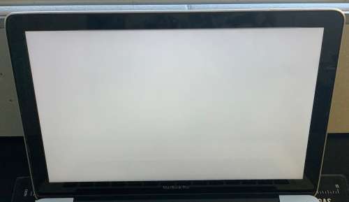 **MacBook PRO 13**Core i5**256GB SSD**16GB Memory**MAC OSX / WIN10**
