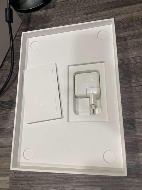 **AS NEW IN BOX**SPACE GREY**Macbook AIR RETINA**8th Gen i5**8GB Memory**128GB SSD**Late 2018**