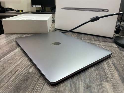 **AS NEW IN BOX**SPACE GREY**Macbook AIR RETINA**8th Gen i5**8GB Memory**128GB SSD**Late 2018**