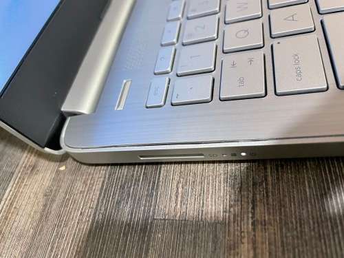 **10th GEN i7**MONSTER SPEC**HP 14S**8GB DDR4**512GB SSD**14" FHD**IRIS PRO GRAPHICS**