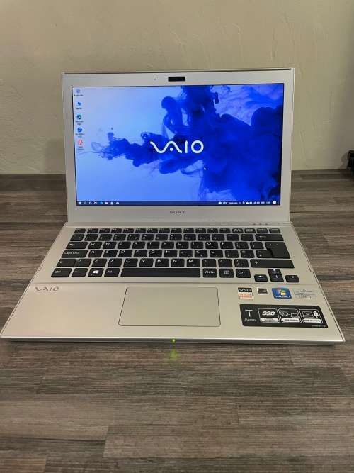 **Sony Vaio T 13**Pure Metal Edition**Core i7**8GB Memory**1TB SSD**13.3" HD**
