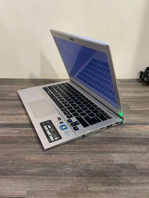 **Sony Vaio T 13**Pure Metal Edition**Core i7**8GB Memory**1TB SSD**13.3" HD**