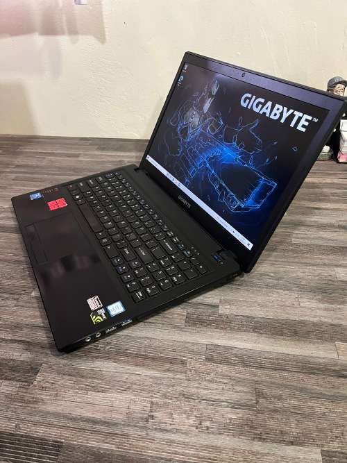 **MONSTER SPEC GAMING**Gigabyte P15**6th GEN QUAD CORE i7**15.6" FULL HD**GTX 950**16GB**256GB SSD**
