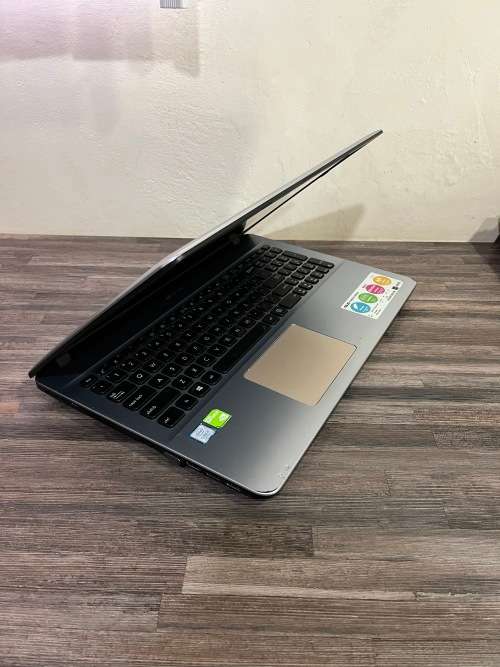 **Asus Vivobook R541U**7th Gen i5**128GB SSD**16GB MEMORY**NVIDIA GPU**FULL HD LED**