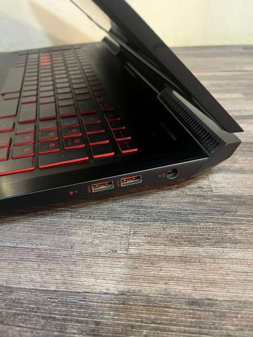 **MONSTER GAMING LAPTOP**HP OMEN 17 SHADOW**QUAD CORE I7**32Gb DDR4**2TB+SSD**8GB GTX 1070**17` FHD*
