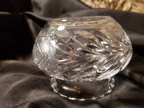 Set of fine cut crystal lidded sugar bowl and milk jug