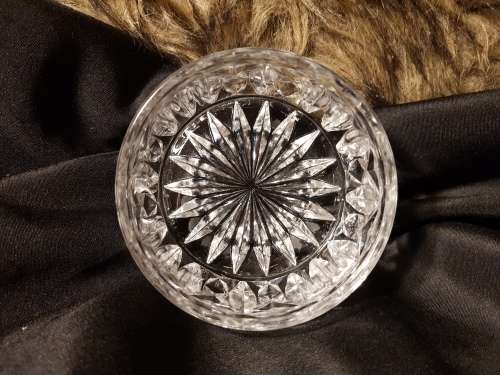 Fine cut crystal lidded trinket box
