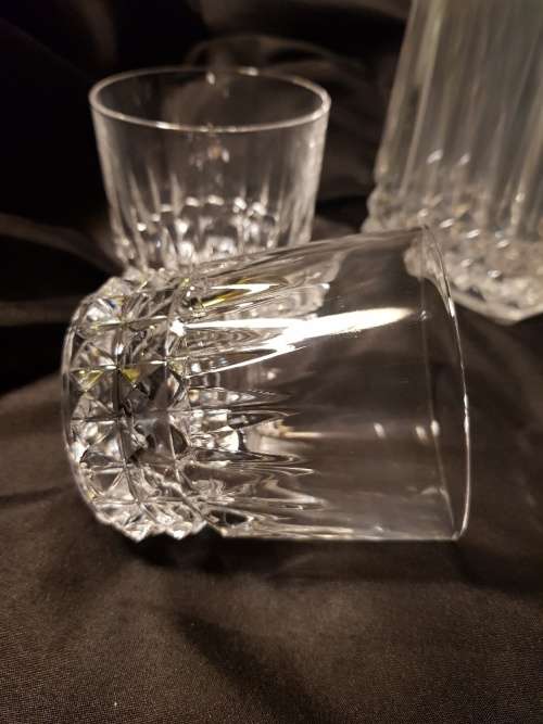 Crystal De Arc crystal whisky decanter with four matching glasses