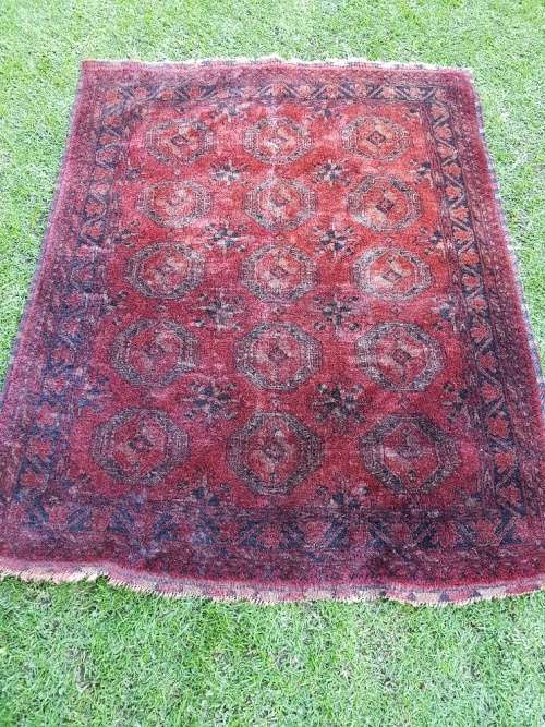 Thick Pile 128 cm x 160 cm Persian Rug in Burgundy
