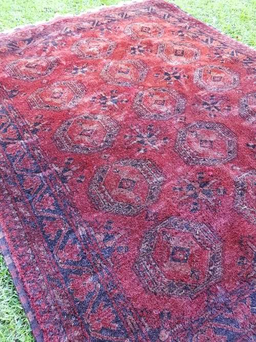 Thick Pile 128 cm x 160 cm Persian Rug in Burgundy