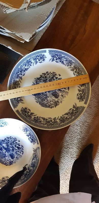Royal England 4 Place setting Dinner Set in Blue and White Boxed