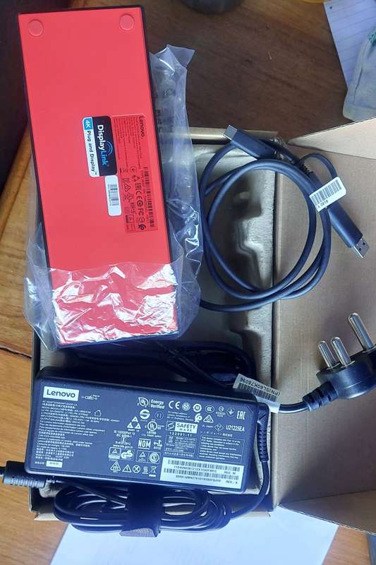 Hybrid thinkpad lenovo USB c and A brand new boxed dock station
