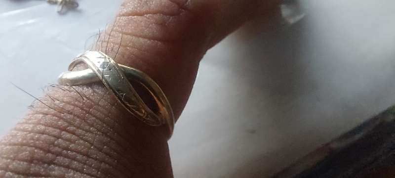 Very old 9ct ladies gold ring