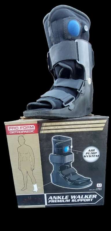 moon boot orthopedic with pump