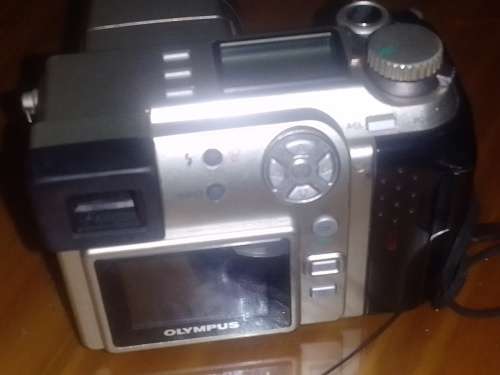 Olympus 2.1 Megapixel 10x optical zoom. 27times zoom