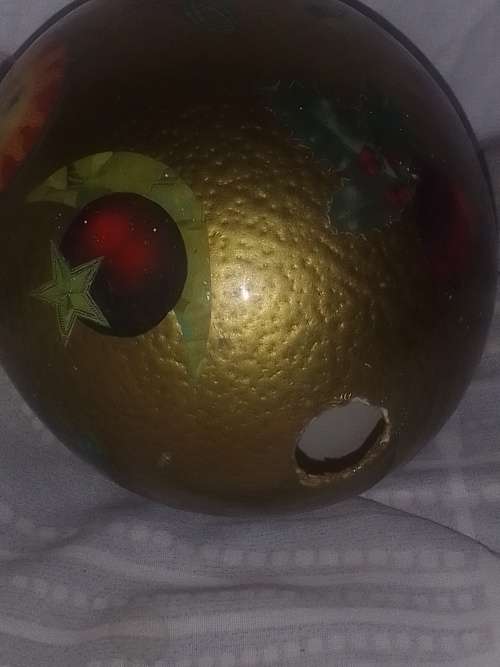Genuine ostrich egg with detailed artwork.  Neatly kept .No cracks