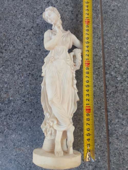 Female statue 2