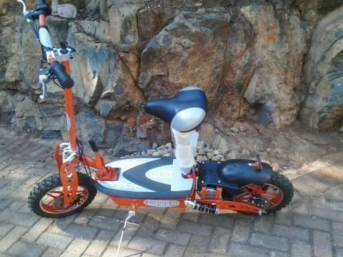 E-Scooter 1000W off/on road Demo Model foldable - Retails for R12999   - Demo Model