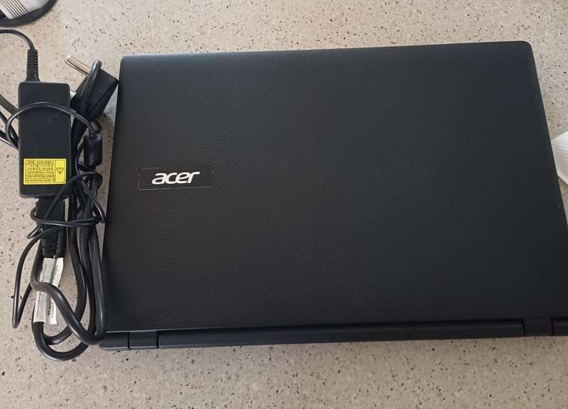 Acer Extensa 2519 with office installed