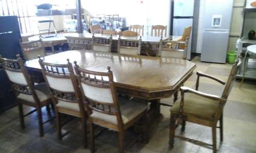 Solid English Oak 8-Seater Dining Room Suite (with Sideboard)