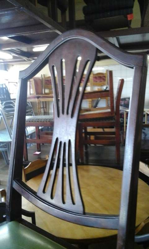 Solid wood round table & 4 chairs