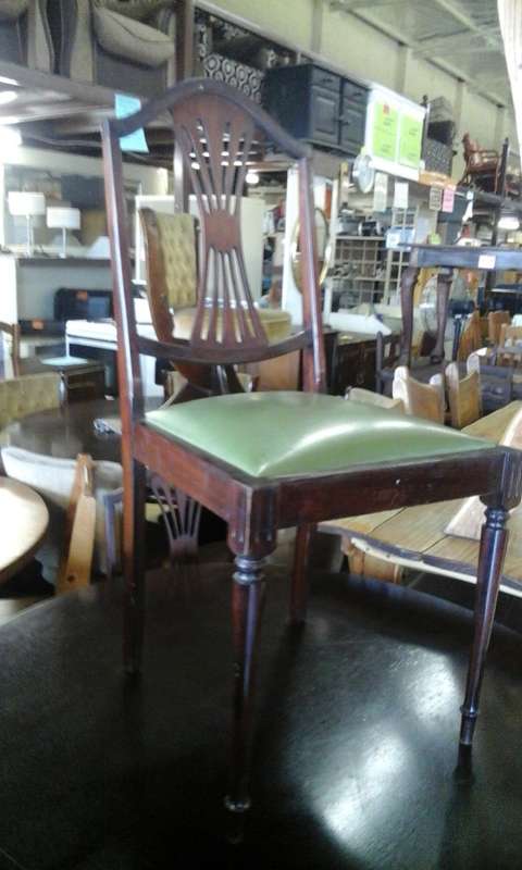 Solid wood round table & 4 chairs