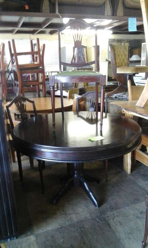 Solid wood round table & 4 chairs