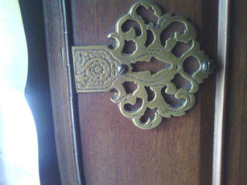 Ball & Claw Bar hinch detail