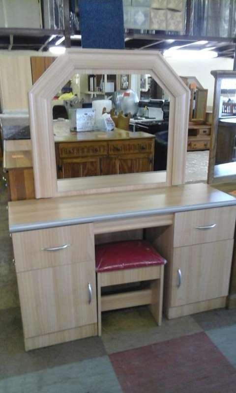 Dressing table & chair