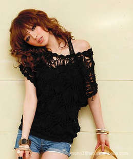 NEW ARRIVAL!!!! Ladies black crochet top . Size 32,34,36