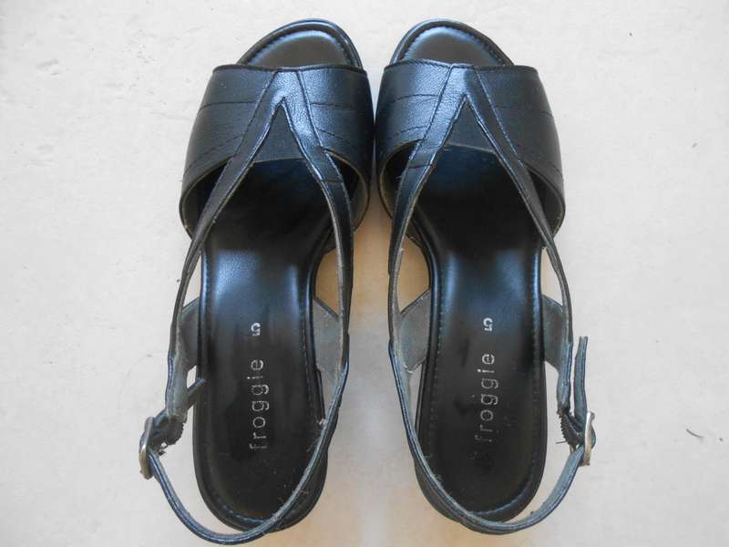 Ladies sandals