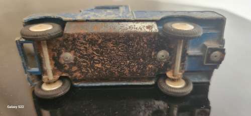 Corgi land rover